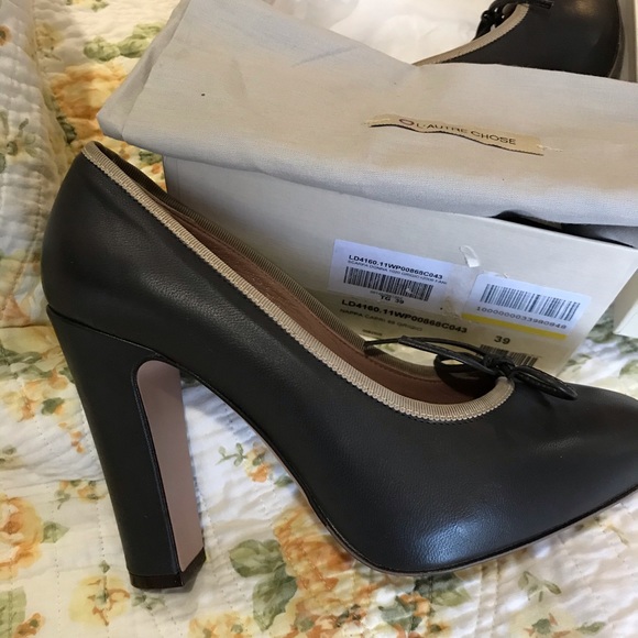 Shoes - Picture 4 of 4